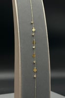 اسوارة اطفال شكل وردات ذهب تصميم الماس