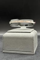 اسوارة وردة ذهب ابيض تصميم الماس عيار 18 وزن 10.4...