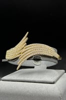 اسوارة ذهب تصميم الماس عيار 18 وزن 13.6 جرام