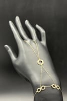 كف دائري مع انفنتي ذهب تصميم الماس عيار 18 وزن 1.3...