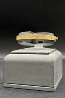 اسوارة وردة ذهب تصميم الماس عيار 18 وزن من 15.7 ال...