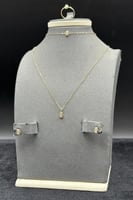 طقم اطفال ذهب تصميم الماس عيار 18 وزن 1.6 جرام