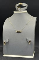 طقم مستطيل ذهب تصميم الماس عيار 18 وزن 14.5 جرام