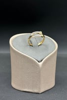 خاتم جنزير ذهب تصميم الماس عيار 18 وزن من 1.9 الى...