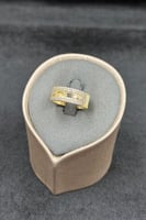 اسوارة مع خاتم ذهب عيار 18 بتصميم الماسي فخم وزن 1...