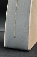 اسوارة ثلاث وردات ذهب مع صدف فيروزي عيار 18 وزن من...