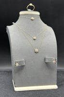 طقم ذهب ناعم عيار 18 وميض النجمة وزن 3.1 جرام