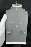 طقم وردة ذهب صافي عيار 18 وزن من 2.1 الى 2.2 جرام