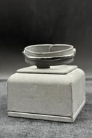 اسوارة ذهب ابيض مع باقيت تصميم الماس عيار 18 وزن 1...