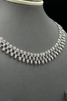 طقم ذهب ابيض تصميم دمعات الماسية فاخرة بوزن 32.2 ج...