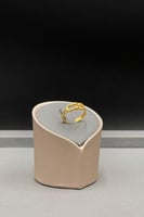 خاتم جنزير مع كور ذهب صافي عيار 21 وزن 1.7 جرام