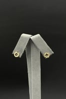 حلق دائري ذهب صافي عيار 18 وزن من 0.5 الى 0.6 جرام