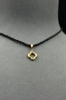 تعليقة اطفال وردة مفرغة ذهب صافي عيار 18 وزن 0.7 ج...