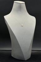 عقد زهره ذهب تصميم الماس عيار 18 وزن 0.6 جرام