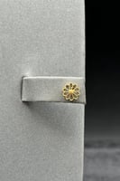 طقم وردات ذهب صافي عيار 21 وزن 5.7 جرام