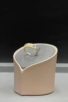 اسوارة مع خاتم ثلاث فصوص ذهب تصميم الماس عيار 18 و...