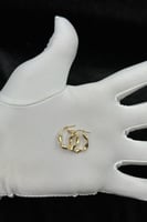 حلق مبروم ذهب صافي عيار 18 وزن 1.2 جرام