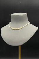 عقد ذهب مع لؤلؤ عيار 18 وزن 2 جرام