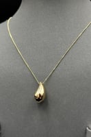 طقم بوتيقا ذهب صافي عيار 18 وزن 7.4 جرام