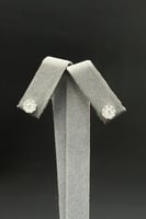 حلق الماس وزن الذهب : 1.39 جرام وزن الألماس : 0.48...