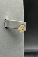 طقم وردة ذهب تصميم الماس عيار 18 وزن 3.8 جرام