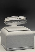 اسوارة مستطيل ذهب تصميم الماس عيار 18 وزن من 20.7...