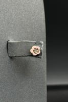 طقم اطفال وردة ذهب تصميم الماس عيار 18 وزن 4.9 جرا...