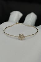 اسوارة اطفال وردة ذهب تصميم الماس عيار 18 وزن 0.8...