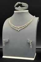 طقم زهرة ذهب تصميم الماس عيار 18 وزن 13.5 جرام