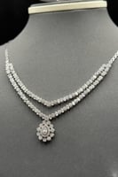 طقم ذهب أبيض عيار 18 تاج الإشراقة وزن 19.5 جرام