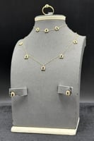 طقم ذهب تصميم الماس عيار 18 وزن 3.9 جرام