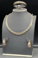 طقم قماش ذهب صافي ايطالي عيار 18 وزن 16.6 جرام