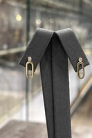 حلق مستطيل حجم وسط اطراف بدون فصوص