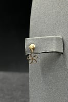 طقم ذهب زهرة ذهب صافي عيار 18 وزن من 1.3 الى 1.4 ج...