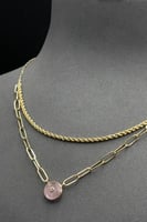 عقد دورين جنزير مع صدف وردي عيار 18 وزن 3.1 جرام