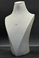 عقد شكل دائري مع اسوارة ذهب مع صدف اخضر عيار 18 وز...