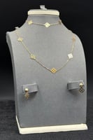 طقم وردات ذهب صافي عيار 18 وزن 1.5 جرام