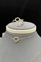 طقم ذهب عيار 18 بتصميم خلية وزن 2.5 جرام