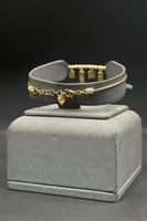 عقد مع اسوارة شكل مستطيل ذهب ايطالي عيار 18 وزن 17...