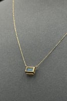 عقد الماس وزن الذهب : 0.76 جرام وزن الألماس : 0.00...