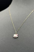 عقد اطفال قطه ذهب ملون عيار 18 وزن 0.6 جرام