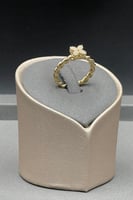 خاتم وردة ذهب تصميم الماس عيار 18 وزن من 3.2 الى 3...