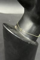 كف ورد ذهب مع صدف وردي عيار 18 وزن 1.1 جرام