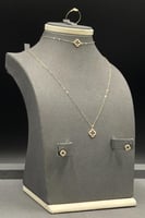 طقم وردة مفرغة اطفال ذهب تصميم الماس