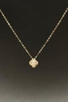 عقد الماس وزن الذهب وزن الذهب : 0.8 جرام وزن الألم...