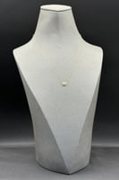 عقد مستطيل ذهب تصميم الماس عيار 18 وزن 0.5 جرام