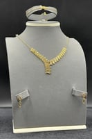 طقم ذهب عيار 21 نسق اللمسة الناعمة وزن 7.5 جرام