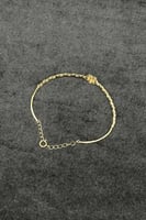 اسوارة اطفال وردة ذهب صافي عيار 18 وزن 1.9 جرام