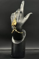 كف تايجر ذهب مع صدف اخضر عيار 18 وزن 9.8 جرام