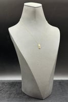 عقد مستطيل ذهب تصميم الماس عيار 18 وزن 0.7 جرام